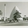 Carrier Corp. - Igloo - Exterior - With thermometer and visitors in front
