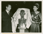 China Participation - Chinese Consul General and Miss Florida unveil bust of Lue Gin Gong