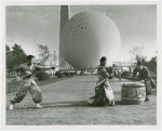 China Participation - Entertainers - Man with drums, man with spear and woman with swords