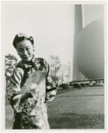 China Participation - Entertainers - Woman with fan