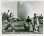 China Participation - Entertainers - Man with drums, man with pole and woman with swords