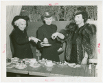 Contests - Doughnut - Three women with prizewinning doughnut