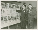 Elmer (NYWF mascot) - Looking at stamp exhibit