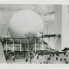 Fairgrounds - Visitors - Crowd in front of Perisphere