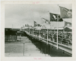 Fairgrounds - Visitors - Crowd on bridge
