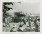 Fairgrounds - Visitors - Crowd at General Motors