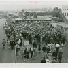 Fairgrounds - Visitors - Crowd at gate
