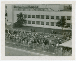 Fairgrounds - Visitors - Crowd at gate