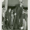 Fairgrounds - Visitors - Tallest man and group