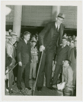 Fairgrounds - Visitors - Tallest man and group