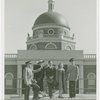 Fairgrounds - Visitors - Group in front of Court of States Building