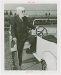 Fairgrounds - Visitors - Elderly - 102-year-old man getting into car