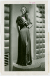 Fashion, World of - Mannequins - In velvet gown