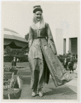 Fashion, World of - Models - Costume - Model posing