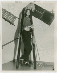 Fashion, World of - Models - Ski - Model posing with skis