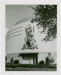 Food - Building - Mural and side entrance