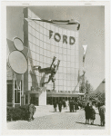 Ford - Building - Visitors in front of building