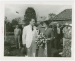 Gardens on Parade - Grover Whalen and Pearl S. Buck with bouquet