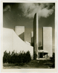 Gas Industries - Building - Entrance with pylons