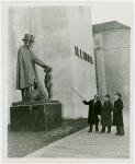 Illinois Participation - Statues of Abraham Lincoln - A.J. Lorenzen , Harvey Gibson and Dennis Nolan looking at statue (C.V. Hunt)