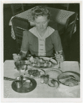 Iraq Participation - Woman eating dinner