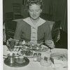 Iraq Participation - Woman eating dinner