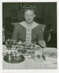 Iraq Participation - Woman eating dinner