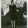 New York State - Miss Syracuse in front of sculpture