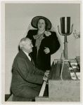 Kate Smith and Harvey Gibson play piano and sing