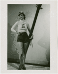 Sports - Waterskiing - Woman with water-skis