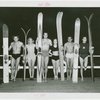 Sports - Waterskiing - Men and women with water-skis