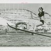Sports - Waterskiing - Woman on water-skis