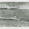 Sports - Waterskiing - Woman on water-skis