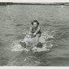Sports - Waterskiing - Woman on water-skis