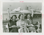 Tennessee Participation - Beauty queens on amusement ride