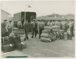 United States - Army - Soldiers and luggage