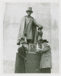 Veterans - Civil War - Veterans with Lincoln Statue and picture of General Lee