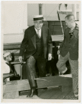 Wendell Wilkie getting off boat