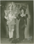 Robert Chisholm (King Arthur) and Vivienne Segal (Queen Morgan Le Fay) in the 1943 revival of A Connecticut Yankee