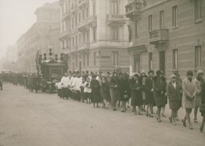 Letters, notes and postcards, 1871-1932