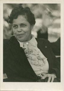 Gwendolyn Bennett photograph collection