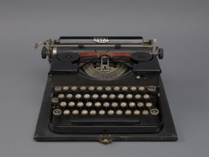 Cummings' Royal portable typewriter with case