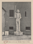 Die Roland=statue vor dem neuen Märtischen Museum in Berlin.