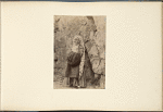 A woman in nationaal dresses