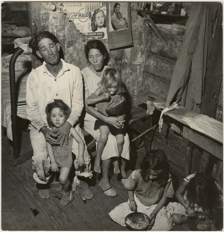 Rural Puerto Rican family of six, 1950s - NYPL Digital Collections