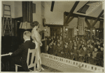 Frieda Hempel as Jenny Lind singing to soldiers