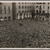 The Italian people took a lively part in the meeting between Führer and Duce.  An endless sea of people exultantly greeted the leaders of the two countries