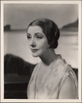 Lynn Fontanne in the original Broadway production of Noël Coward's "Point Valaine."