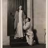 Alfred Lunt and Lynn Fontanne in the original Broadway production of Noël Coward's "Point Valaine."