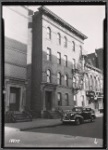 [Row of small apartment buildings: 663-667 [street unknown]]